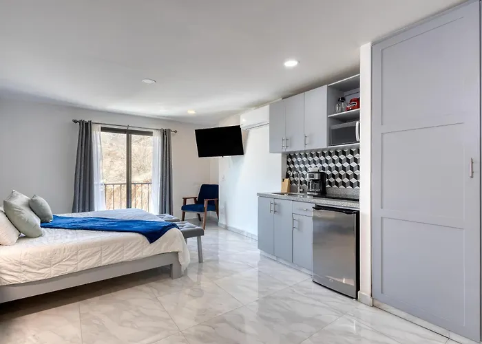 Cabo Cove 408 Aparthotel 4*
